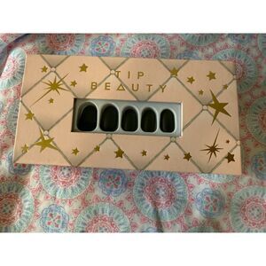 Tip Beauty Luxury Press-on Nails black